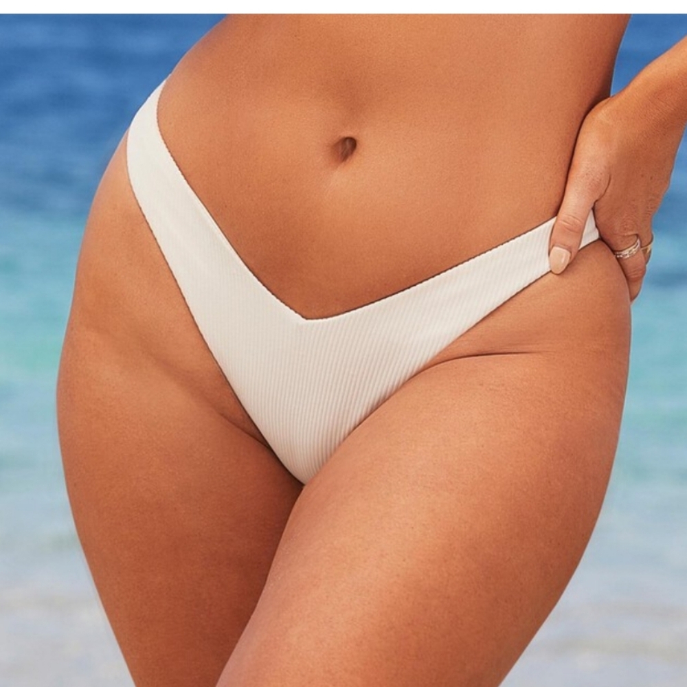 New 2XL White The Camille Collection V Cut Bikini Bottoms High Cut